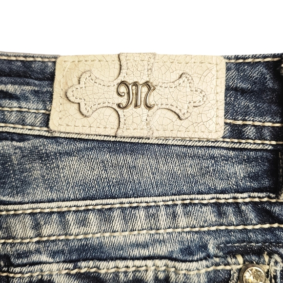 Miss Me Distressed Whiskered Signature Skinny Jeans EUC - Picture 6 of 16